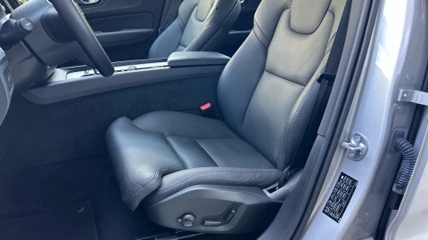Volvo XC60 2.0 T6 AWD Recharge Plus Dark Auto