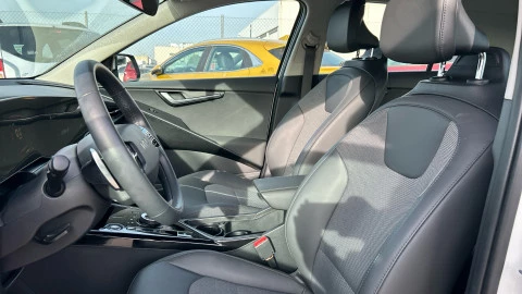 Kia Niro 1.6 GDi HEV 104kW (141CV) Drive Kia Niro 1.6 GDi HEV 104kW (141CV) Drive