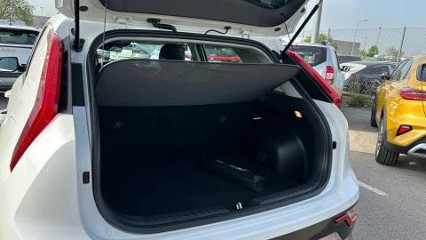 Kia Niro 1.6 GDi HEV 104kW (141CV) Drive Kia Niro 1.6 GDi HEV 104kW (141CV) Drive