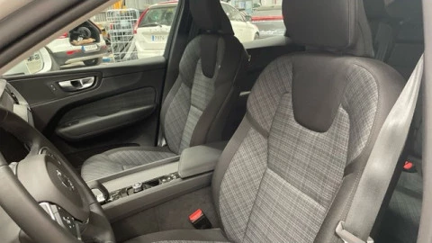 Volvo XC60 T6 Recharge Core AWD Auto 257 kW (350 CV)