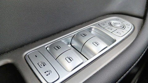 EBRO S700 1.6 TGDI Luxury 7 DCT