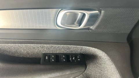 Volvo XC40 2.0 B3 G Core Auto