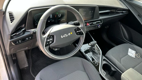 Kia Niro 1.6 GDi HEV 104kW (141CV) Concept