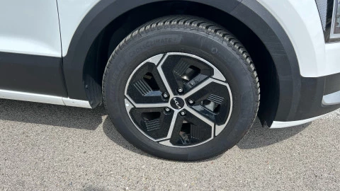 Kia Niro 1.6 GDi HEV 104kW (141CV) Concept