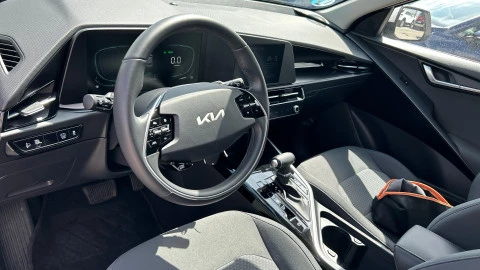Kia Niro 1.6 GDi HEV 104kW (141CV) Concept