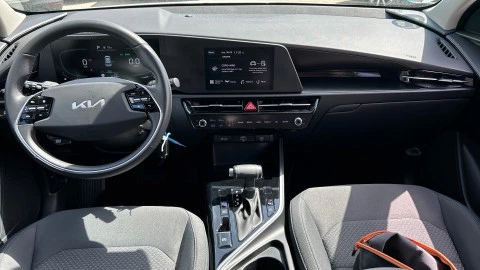 Kia Niro 1.6 GDi HEV 104kW (141CV) Concept