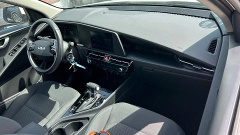 Kia Niro 1.6 GDi HEV 104kW (141CV) Concept