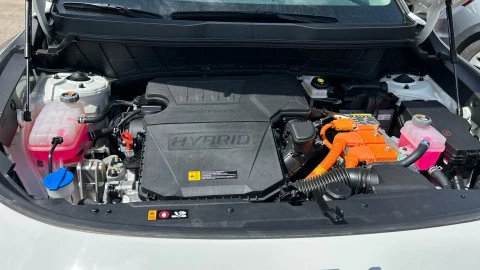 Kia Niro 1.6 GDi HEV 104kW (141CV) Concept