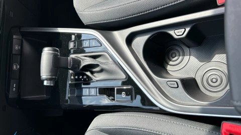 Kia Niro 1.6 GDi HEV 104kW (141CV) Concept
