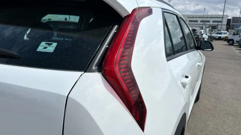 Kia Niro 1.6 GDi HEV 104kW (141CV) Concept