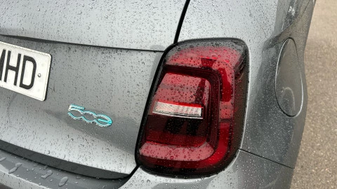 Fiat 500 Red Hb 320km 85kW (118CV)