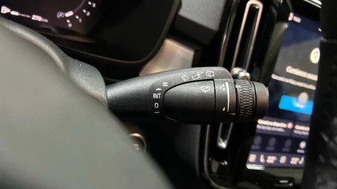 Volvo XC40 2.0 B3 G Core Auto