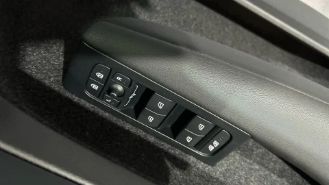 Volvo XC40 2.0 B3 G Core Auto