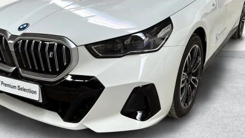 BMW i5 eDrive40