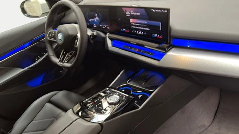 BMW i5 eDrive40