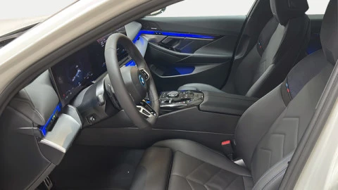 BMW i5 eDrive40