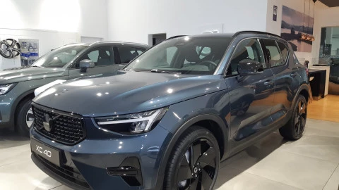 Volvo XC40 2.0 B3 G Black Edition Plus Auto