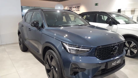 Volvo XC40 2.0 B3 G Black Edition Plus Auto