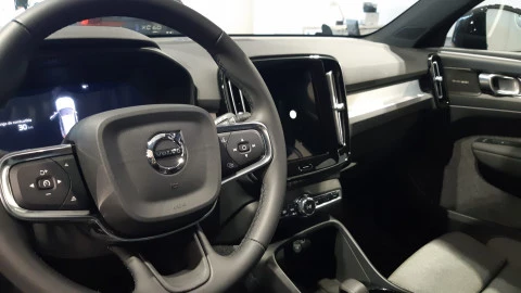 Volvo XC40 2.0 B3 G Black Edition Plus Auto