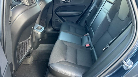 Volvo XC60 2.0 B4 D AWD Business Plus Auto