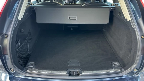 Volvo XC60 2.0 B4 D AWD Business Plus Auto