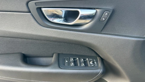 Volvo XC60 2.0 B4 D AWD Business Plus Auto