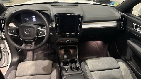 Volvo XC40 B4 G Core Auto 145 kW (197 CV)