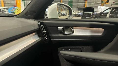 Volvo XC40 B4 G Core Auto 145 kW (197 CV)