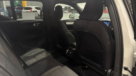 Volvo XC40 B4 G Core Auto 145 kW (197 CV)