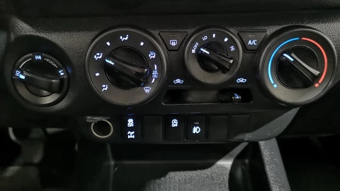 Toyota Hilux 2.4 D4D Cabina Doble GX