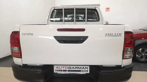 Toyota Hilux 2.4 D4D Cabina Doble GX