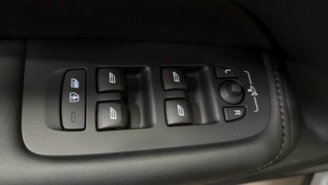 Volvo XC60 T6 Recharge Plus Dark AWD Auto 257 kW (350 CV)