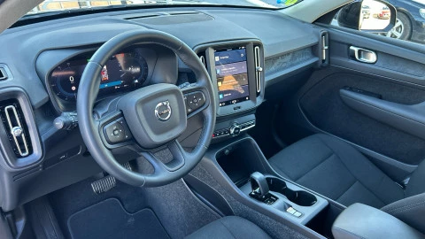 Volvo XC40 2.0 B3 G Essential Auto