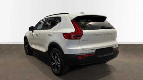 Volvo XC40 B3 G Plus Dark Auto 120 kW (163 CV)