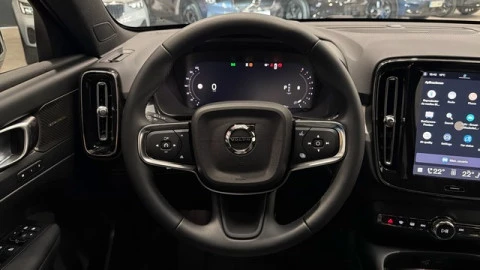 Volvo XC40 B3 G Plus Dark Auto 120 kW (163 CV)