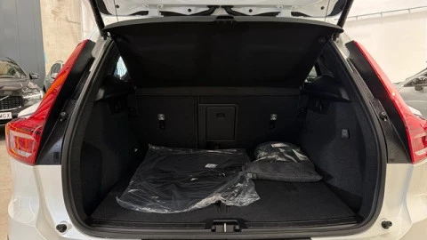 Volvo XC40 B3 G Plus Dark Auto 120 kW (163 CV)