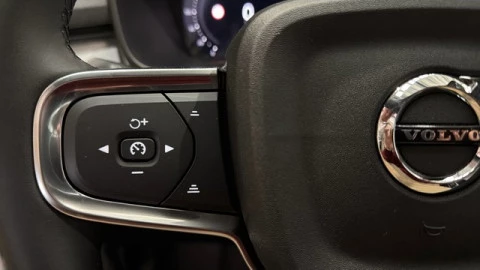 Volvo XC40 B3 G Plus Dark Auto 120 kW (163 CV)