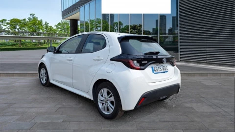 Toyota Yaris 1.5 120H Business Plus