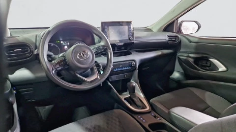 Toyota Yaris 1.5 120H Business Plus