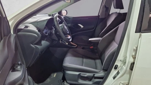 Toyota Yaris 1.5 120H Business Plus