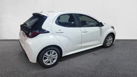 Toyota Yaris 1.5 120H Business Plus