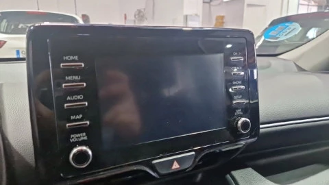 Toyota Yaris 1.5 120H Business Plus