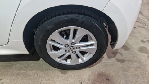 Toyota Yaris 1.5 120H Business Plus