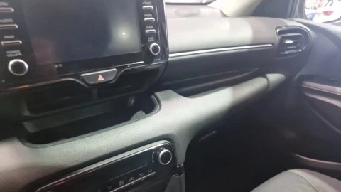 Toyota Yaris 1.5 120H Business Plus