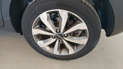 Kia Stonic 1.0 T-GDi 88kW (120CV) Drive