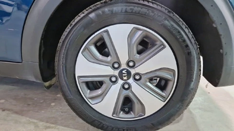 Kia Niro 1.6 GDi HEV 104kW (141CV) Drive