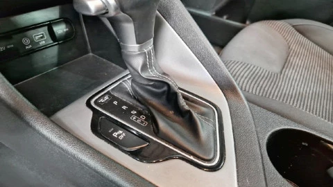 Kia Niro 1.6 GDi HEV 104kW (141CV) Drive