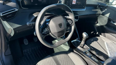 Peugeot 208 Allure Gasolina 100 S&S 6 Vel. MAN