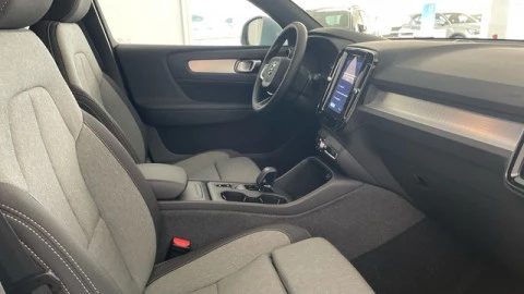 Volvo XC40 B3 G Core Auto 120 kW (163 CV)