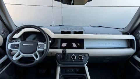 Land Rover Defender 2.0 Si4 404 SE 110 Auto 4WD PHEV